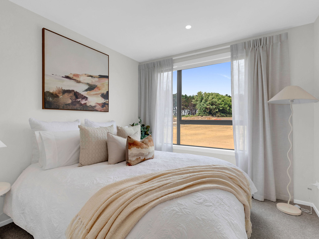 1766108751_18071777117660955851388121Hutchinson15