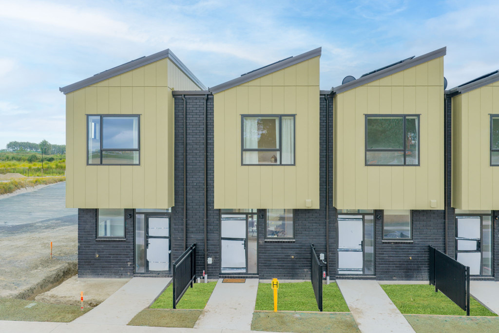 1766108760_180717918176609560819312821Hutchinson22